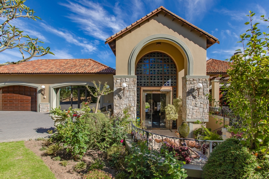 5 Bedroom Property for Sale in Winelands Western Cape